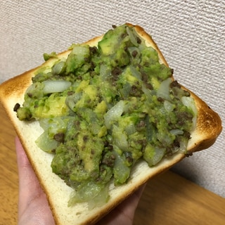 アボガドミンチトースト